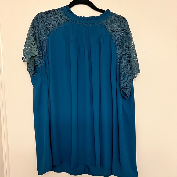 Torrid Teal Lace Sleeve Blouse - Picture 1 of 5